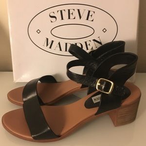 Steve Madden Strappy sandals